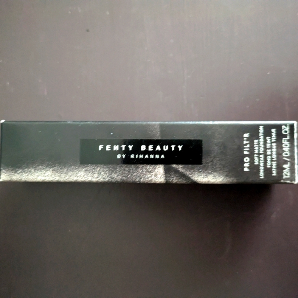 NWT Fenty Beauty Long Lasting Light As Air Liquid Foundation. - Picture 1 of 5